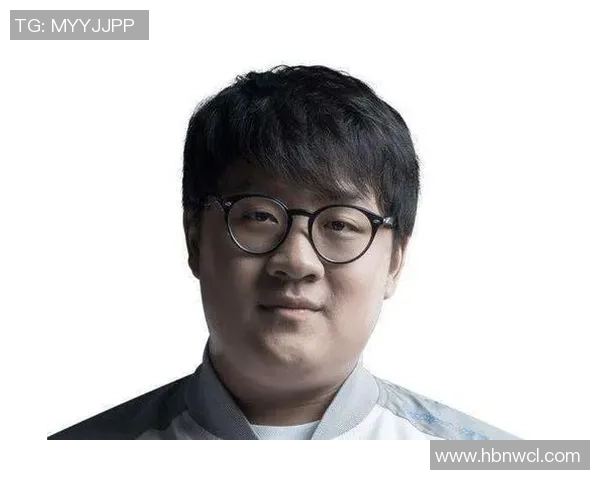 战袍高挂泪洒现场选手退役仪式感动全场致敬英雄联盟传奇